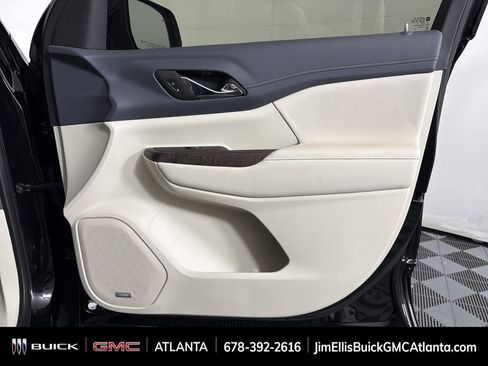 Used 2023 GMC Acadia Denali w/ Black Diamond Edition image 13