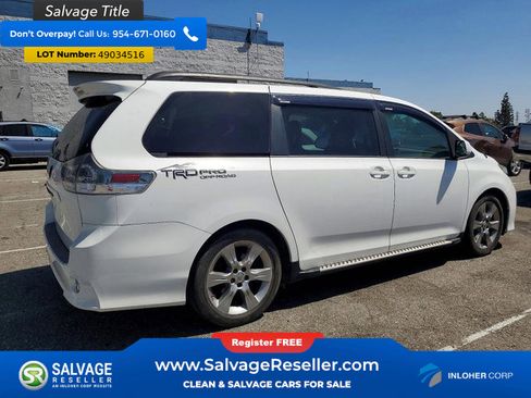 Used 2011 Toyota Sienna SE w/ Preferred Pkg image 4