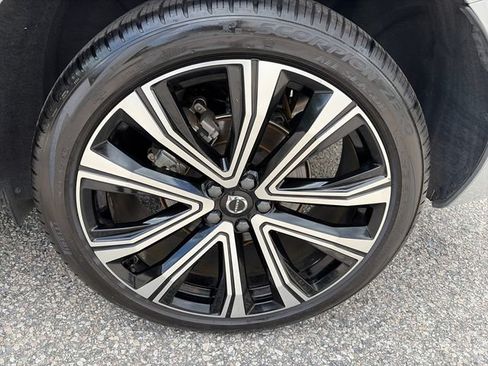 Used 2023 Volvo XC60 B5 Ultimate FWD image 24