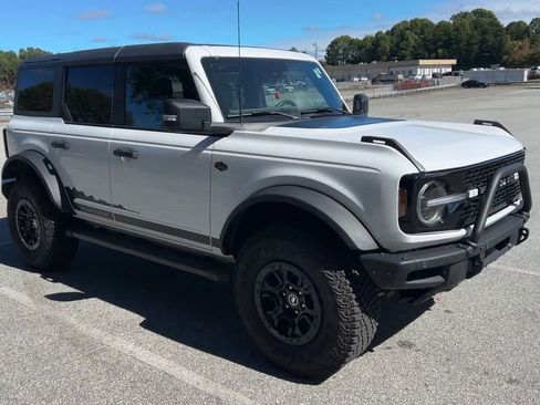 Used 2024 Ford Bronco Wildtrak image 16