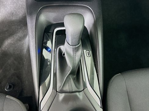 Used 2025 Toyota Corolla LE image 23