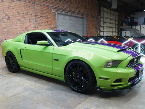 Used 2013 Ford Mustang GT Premium w/ Brembo Brake Pkg RWD image 2