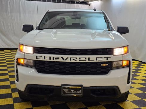 Used 2019 Chevrolet Silverado 1500 Custom w/ Custom Value Package image 8