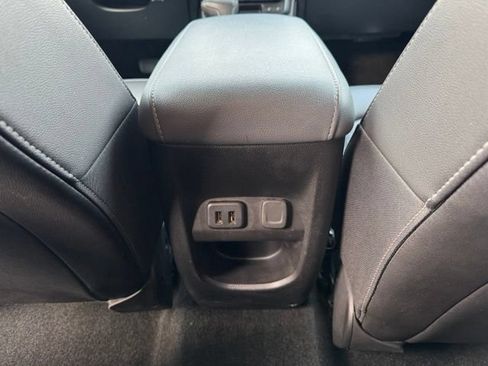 Used 2018 Chevrolet Colorado Z71 AWD/4WD image 9
