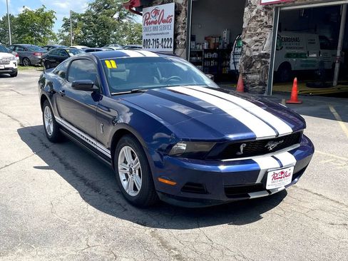 Used 2011 Ford Mustang Coupe w/ 101A Rapid Spec Order Code RWD image 1