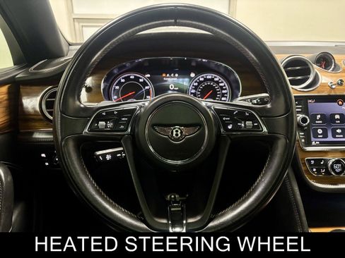 Used 2018 Bentley Bentayga AWD/4WD image 25