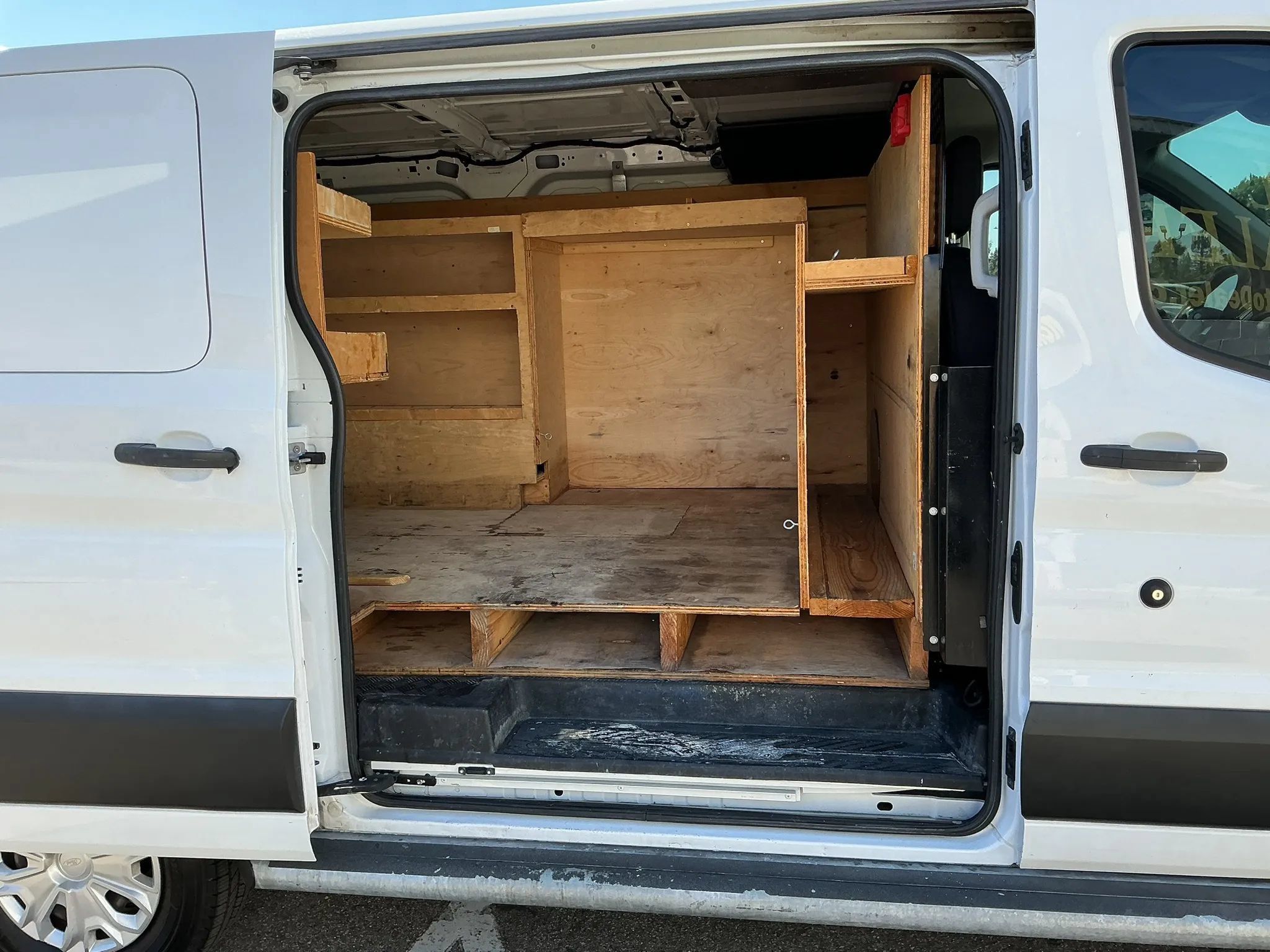 Used 2019 Ford Transit 250 130 Low Roof w/ Exterior Upgrade Package RWD image 14