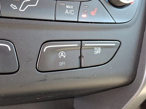 Used 2019 Ford Escape SEL AWD/4WD image 25