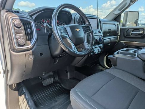 Used 2023 Chevrolet Silverado 2500 LT w/ Convenience Package AWD/4WD image 8