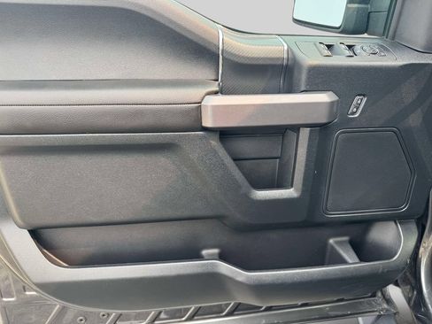 Used 2019 Ford F150 XLT w/ Equipment Group 302A Luxury AWD/4WD image 14