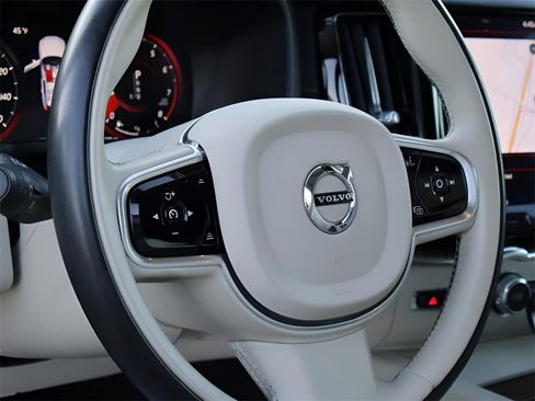 Used 2020 Volvo XC60 T5 Inscription image 20