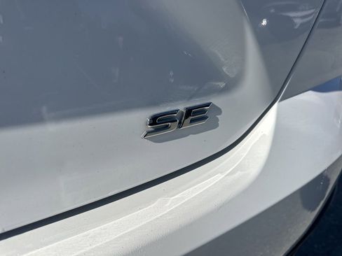 Used 2025 Toyota Camry SE image 27