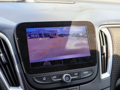 Used 2024 Chevrolet Malibu LT FWD image 4