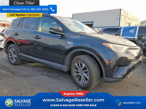 Used 2018 Toyota RAV4 LE image 5