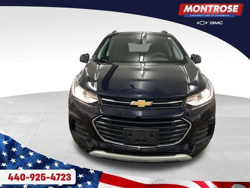 Used 2022 Chevrolet Trax LT w/ LT Convenience Package image 8