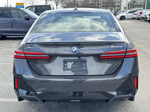 New 2026 BMW 550e xDrive w/ Premium Package image 8
