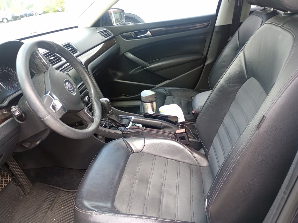 Used 2014 Volkswagen Passat 1.8T SEL Premium FWD image 9