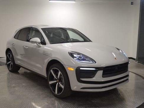 New 2026 Porsche Macan image 7
