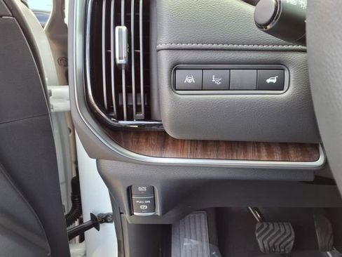 New 2025 Nissan Armada Platinum image 19