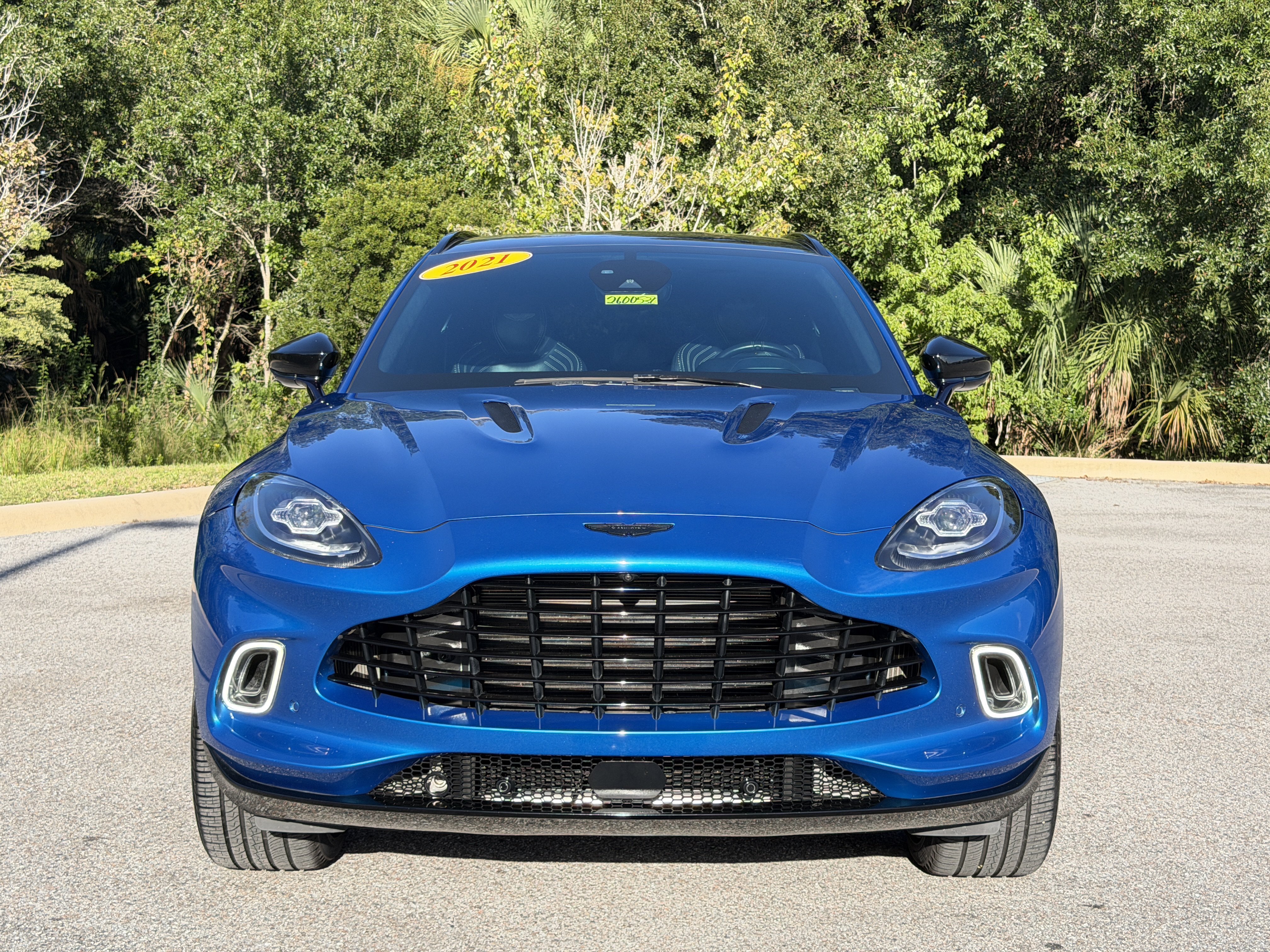 Used 2021 Aston Martin DBX AWD/4WD image 3