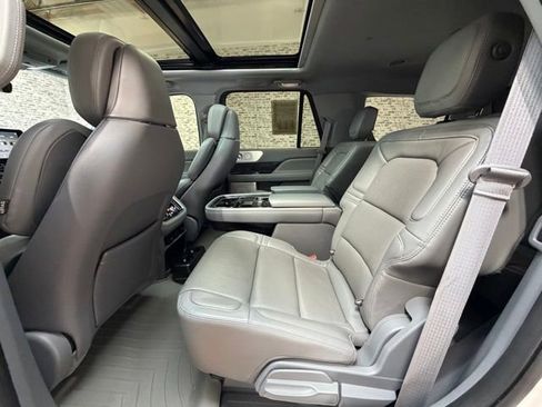 Used 2020 Lincoln Navigator Reserve w/ Luxury Package AWD/4WD image 13