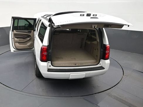 Used 2018 Chevrolet Suburban LT RWD image 32