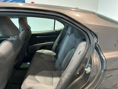 Used 2020 Toyota Camry LE image 15