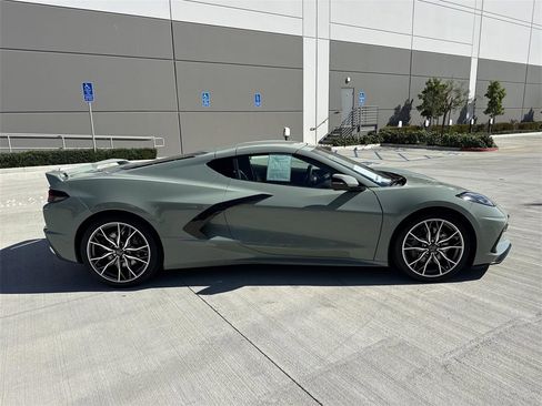 Used 2024 Chevrolet Corvette Stingray Premium Cpe w/ Z51 Performance Package image 2