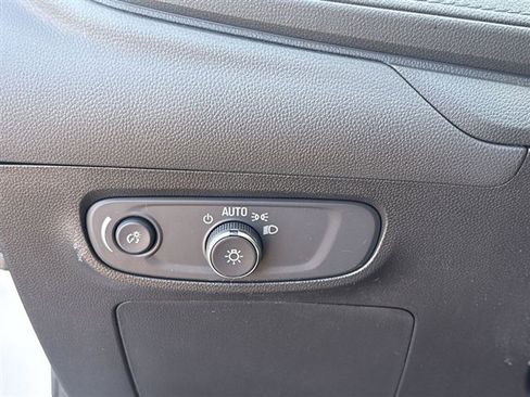 Certified 2025 Buick Encore GX Sport Touring w/ Comfort Package FWD image 17