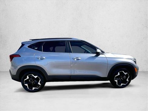 Used 2024 Kia Seltos EX FWD image 5