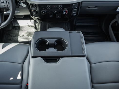 New 2026 Ford F250 XL w/ XL Chrome Package image 31