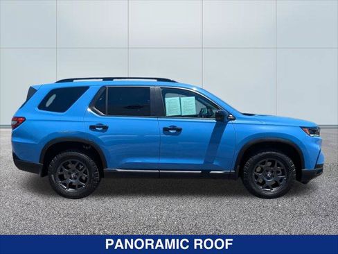 Used 2025 Honda Pilot TrailSport image 6