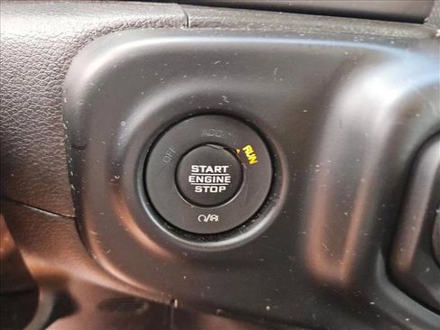 Used 2022 Jeep Wrangler Unlimited Rubicon 4xe w/ Cold Weather Group AWD/4WD image 20