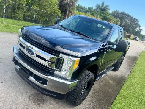 Used 2017 Ford F250 XL w/ STX Appearance Package image 5