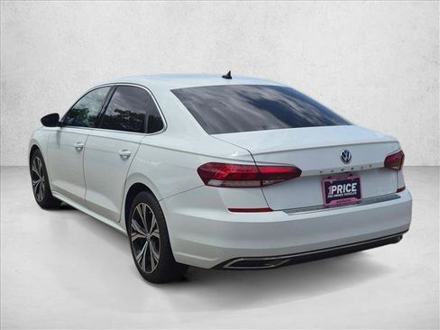 Used 2022 Volkswagen Passat 2.0T SE FWD image 7
