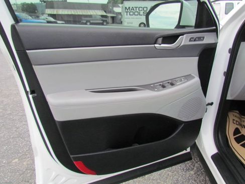 Used 2022 Hyundai Palisade SEL w/ 8P Bench Seat Package FWD image 11