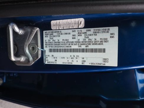 Used 2017 Ford Escape SE w/ SE Sport Appearance Package AWD/4WD image 28