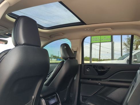 Used 2023 Lincoln Aviator Reserve image 21