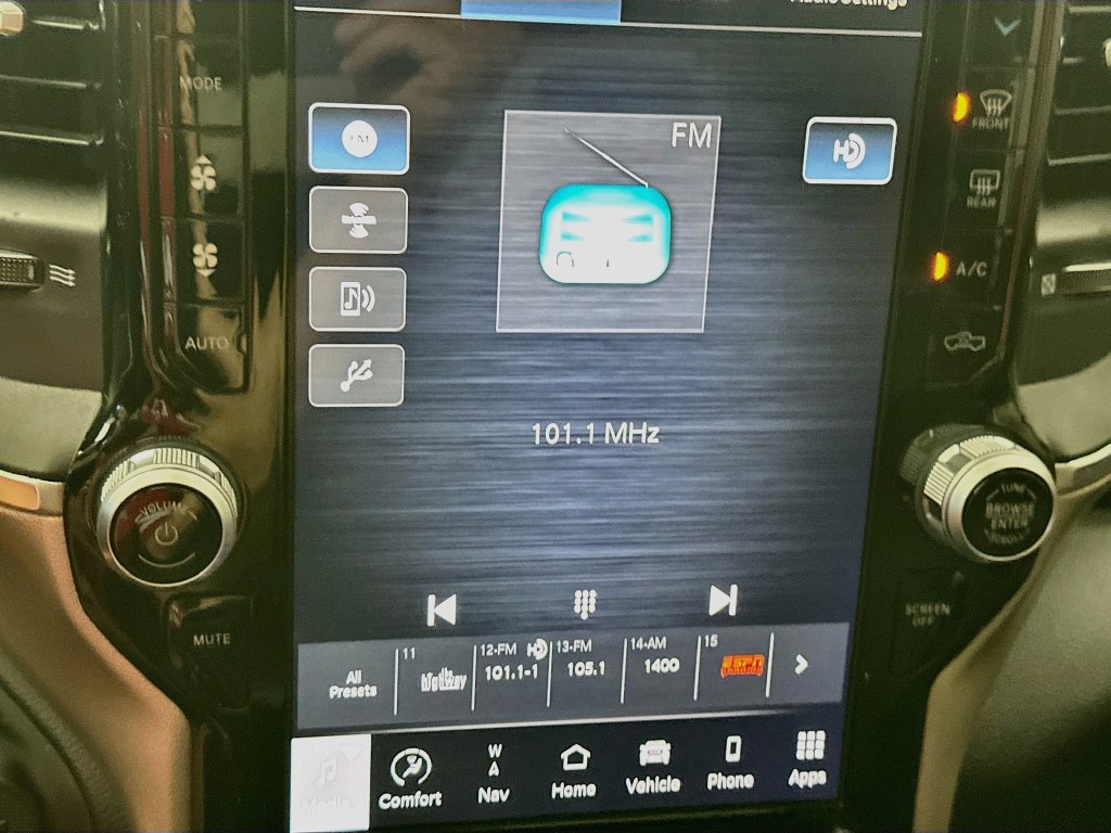 Used 2023 RAM 3500 Laramie AWD/4WD image 17