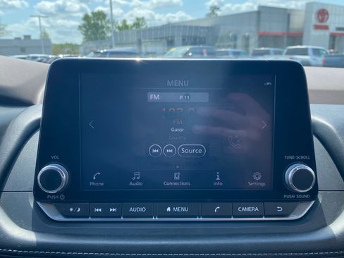 Used 2021 Nissan Rogue SV image 19