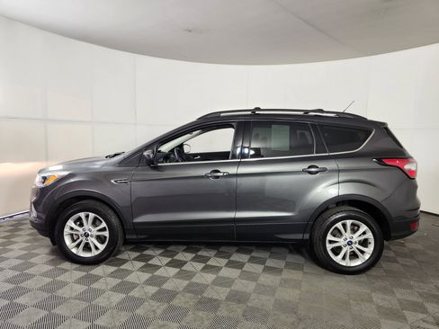Used 2018 Ford Escape SE w/ Ford Safe & Smart Package image 4