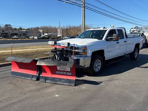 Used 2018 Chevrolet Silverado 2500 W/T w/ Snow Plow Prep Package image 3