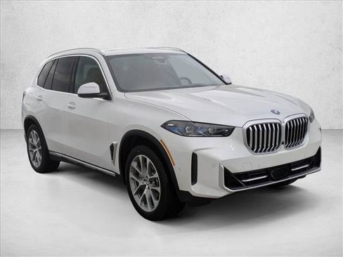 Used 2026 BMW X5 xDrive50e AWD/4WD image 7