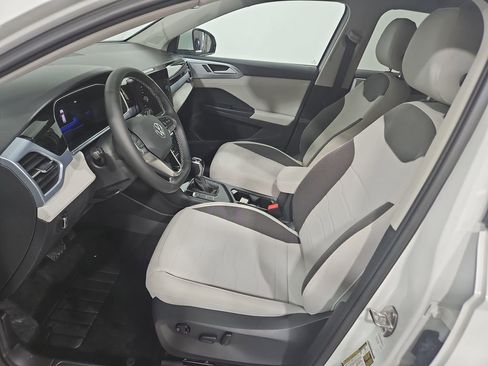 New 2026 Volkswagen Taos SE FWD image 9