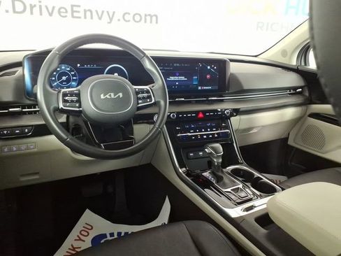 Used 2024 Kia Carnival SX FWD image 10