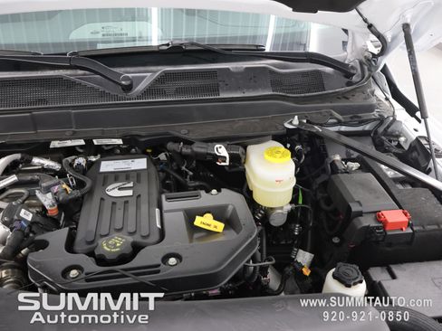New 2026 RAM 3500 Laramie AWD/4WD image 17