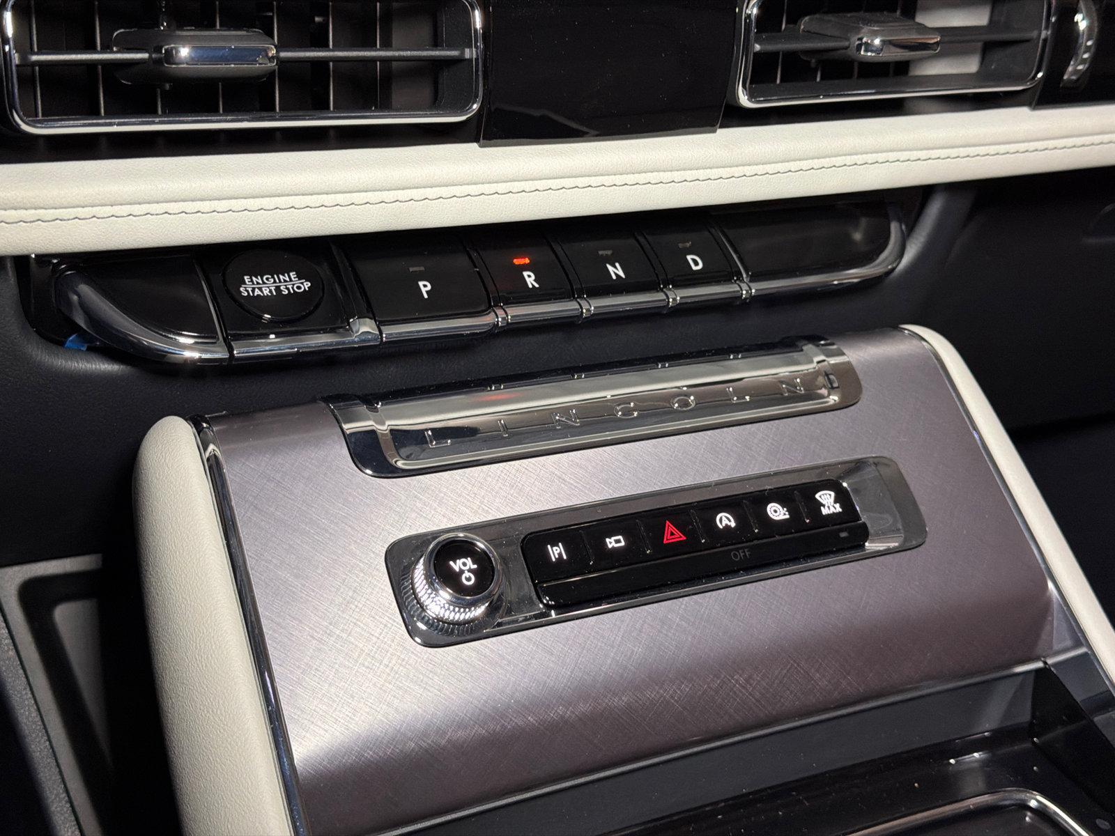 New 2027 Lincoln Aviator AWD image 25