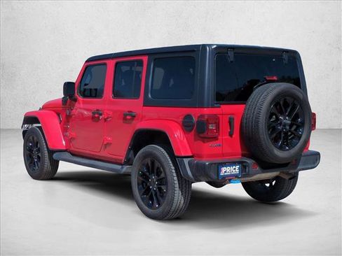Used 2022 Jeep Wrangler Unlimited Sahara AWD/4WD image 8