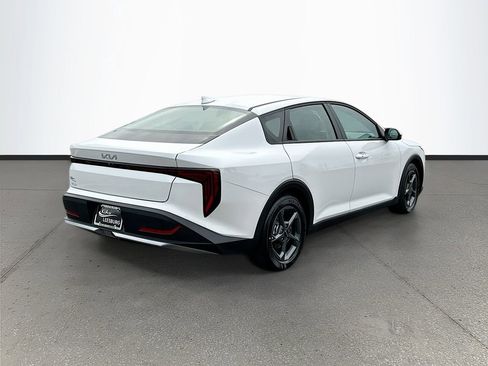 New 2025 Kia K4 LXS image 7