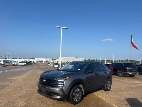 Used 2026 Nissan Kicks S FWD image 8
